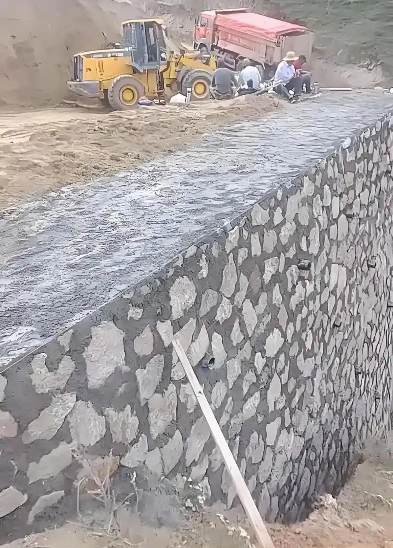 泰州泰兴边坡加固